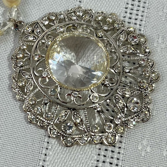 Vintage Monet Faux Pearl Necklace with Ornate Crystal Pendant 15 Inch Adjustable - Picture 6 of 15